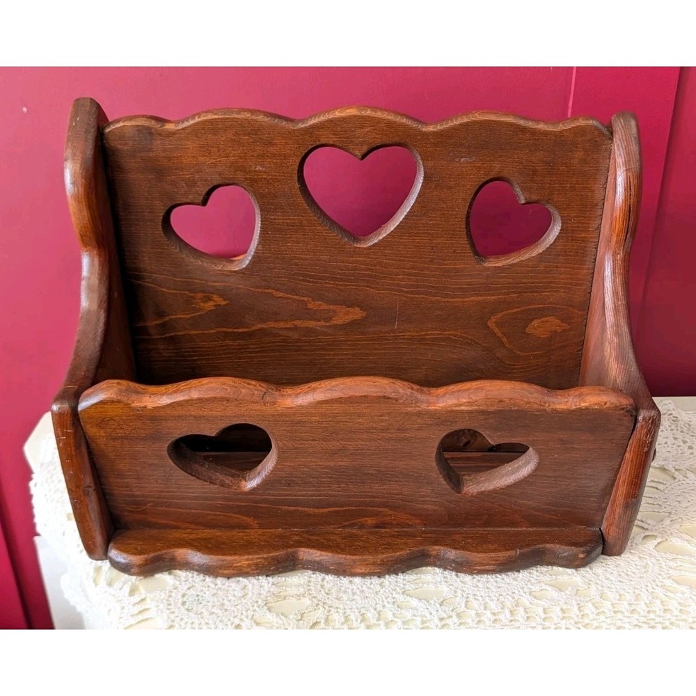 Vintage Wooden Heart Magazine Book Stand Caddy Shelf Cottage Core Granny Decor